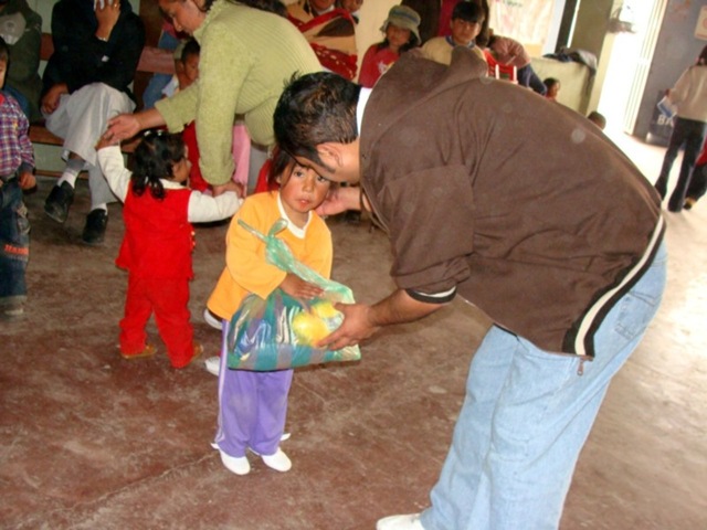 [CIAF2008EntregadeDonaciones2008f53.jpg]