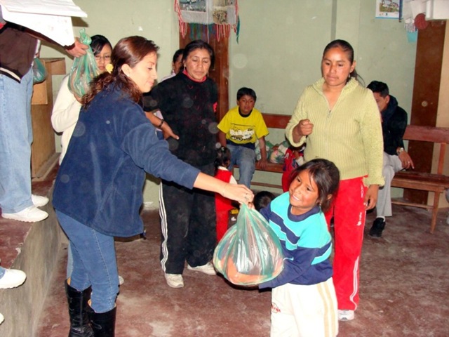 [CIAF2008EntregadeDonaciones2008f213.jpg]