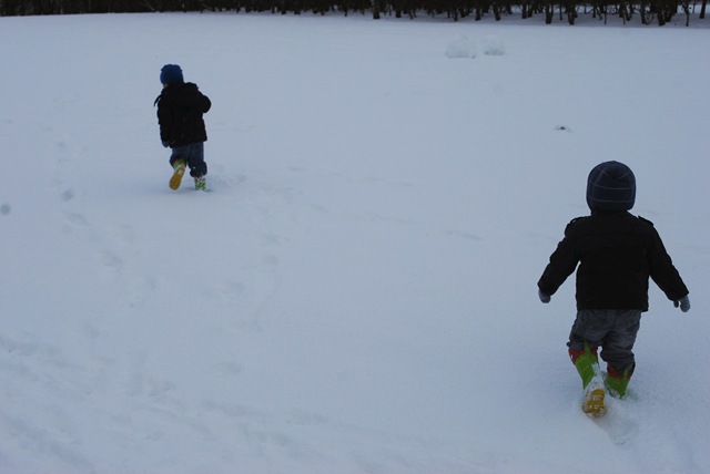 [boys running in snow[2].jpg]