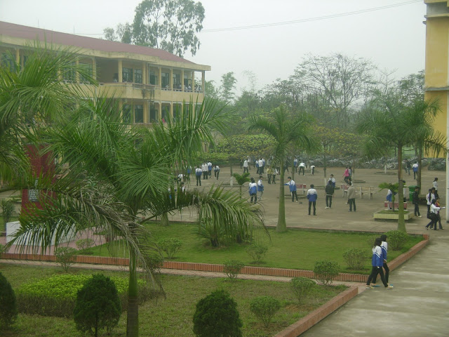 Sân Trường Gang Thép giờ ra chơi