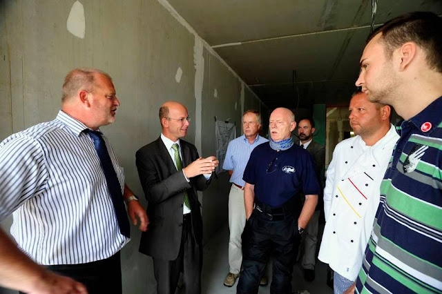 Stippvisite von Peter Struck in