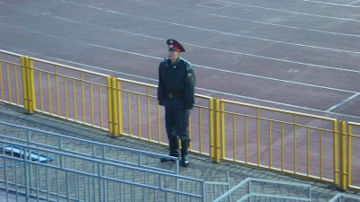 Милиционер из оцепления