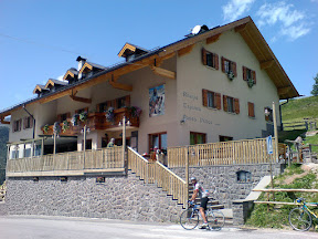El refugio del Passo Valles.