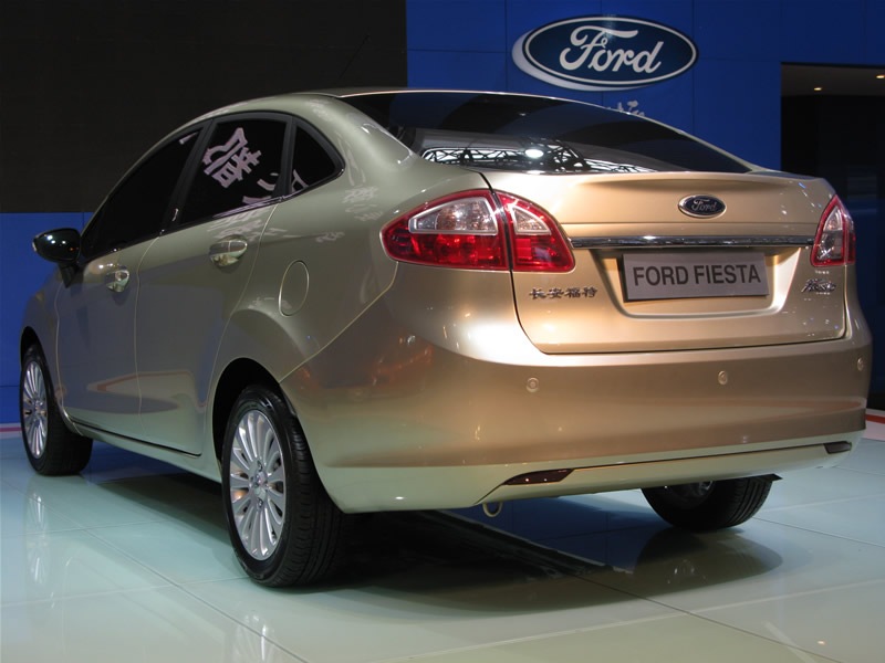 [Fiesta sedan 05[4].jpg]