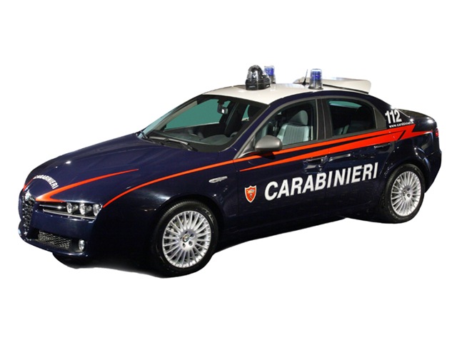 [alfa_romeo_159_per_polizia_e_carabinieri_32697[3].jpg]