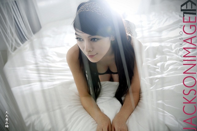 [Hot girl in bedroom[3].jpg]