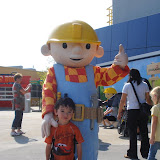 Eidan with Bob the Builder (Bob der Baumeister)