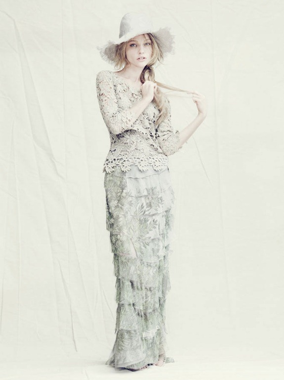 [alberta_ferretti_ss2011_sasha+pivovarova+roversi_2[3].jpg]