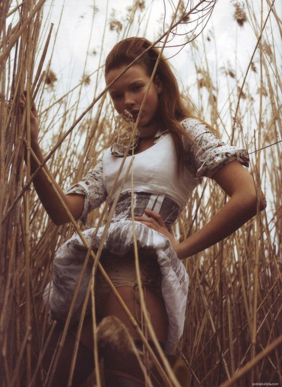 [10_magazine_2004_polina+kouklina_4[3].jpg]