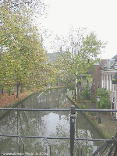 Utrecht, un canale tra il verde