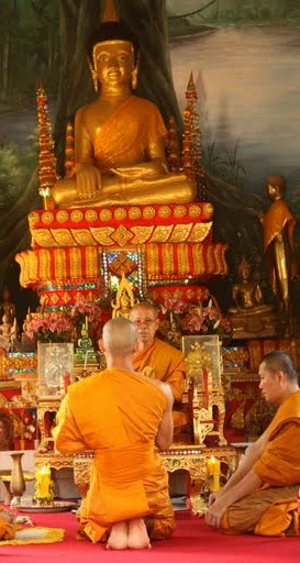Chanting the ancient rights of the Thai Buddhist ceremony Prayoon,Yoon,monk