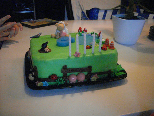 http://lh6.ggpht.com/_eDGZR3BQa1Y/TNhH52caDzI/AAAAAAAABaE/lpZbE0r55lU/s640/SDC17257.JPG