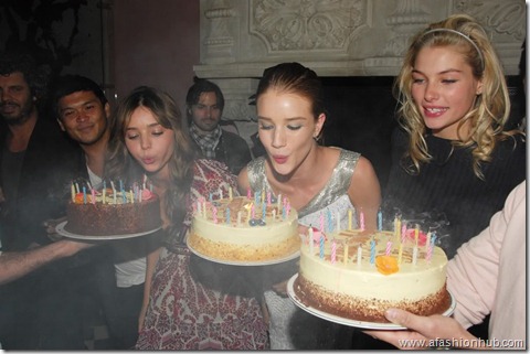 Rosie Huntington-Whiteley Candids 20th Birthday Party (14)