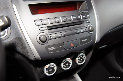 Mitsubishi Outlander 2011 front grill design Mitsubishi Outlander 2011 front grill design