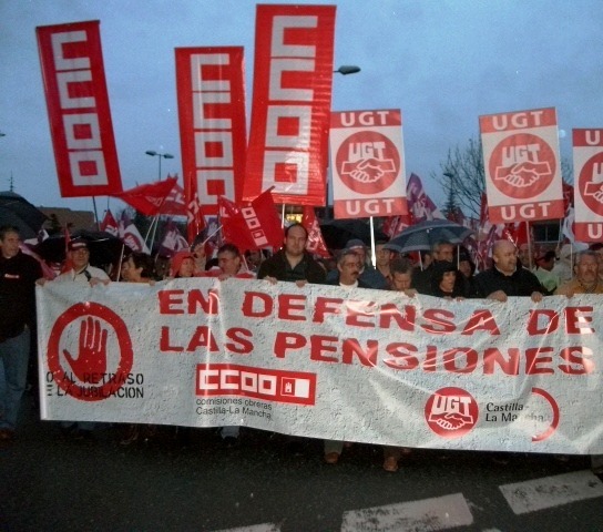 [Manifestacion pensionazo cr 02-03-2010[1].jpg]