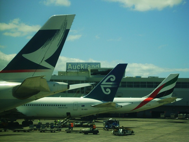 [Auckland Airport[3].jpg]