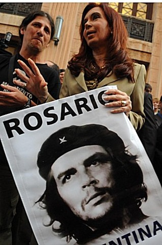 [Cristina_Fernandez con cartel del Che Guevara[5].jpg]