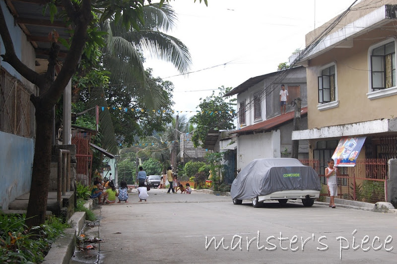 calle mangga Isang nakakatamad na hapon. (One fine afternoon)