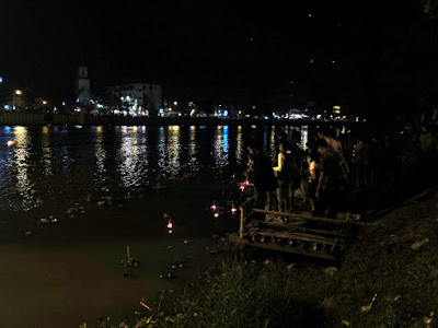 Krathongs in the river