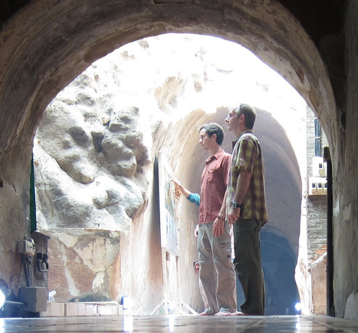 Tunnels at Wat Umong
