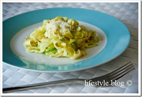 Articole culinare : Tagliatelle din zucchini / Zucchini tagliatelle