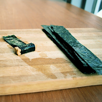 Tempeh roulé dans une bandelette de nori