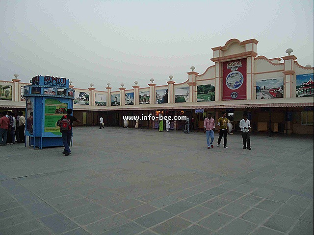 [Entranceoframojifilmcity[1].jpg]