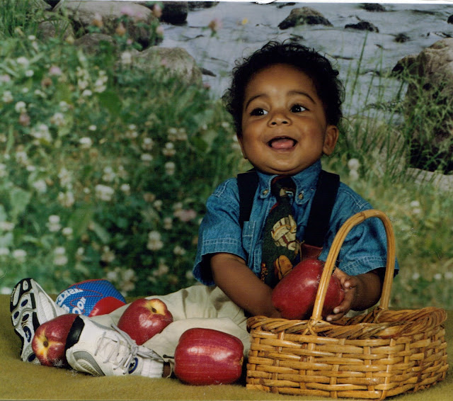 raziz with apples.jpg