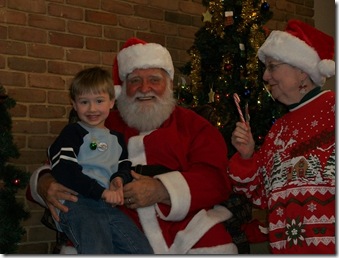lunch w santa and decorate tree 017