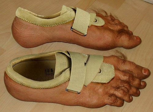 [Funny Fashion Foot Wear 2009.jpg]