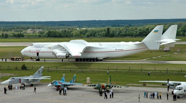 [world's-biggest-airplanes-history (35).jpg]