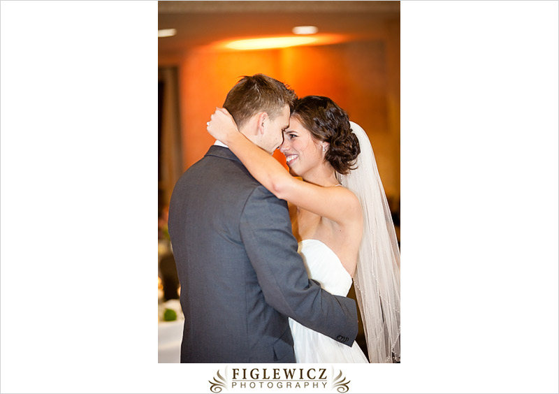 FiglewiczPhotography-AnneandPete-CrownPlaza-0086.jpg