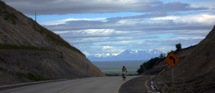 Foto de  09. Parada de Bus cerca de Rubens - Puerto Natales