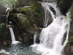 Le canyon d&eacute;borde au saut de 8m possible.