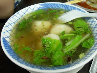 簡簡單單的一碗湯圓，不過可惜這三角湯圓油氣太重...