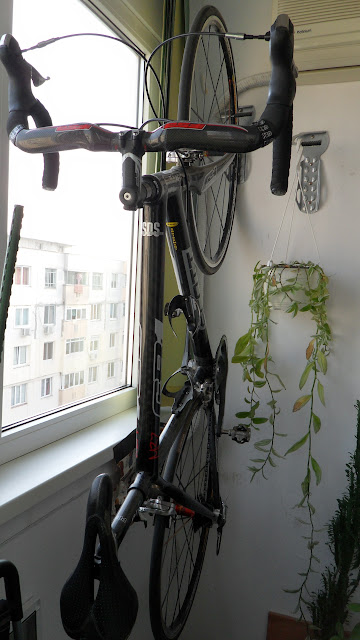 Suport bicicleta - asezare verticala - Sfaturi pentru Începători -  Forumurile Ciclism.ro
