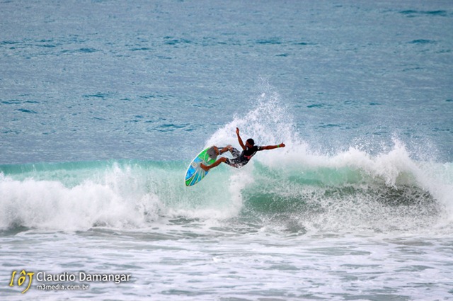 [Gold Island Surf Master 2_Por Claudio Damangar033[5].jpg]