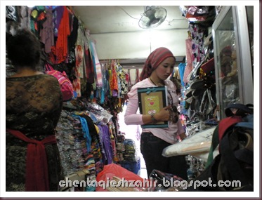bargain at pasar sukawati ubud bargain at pasar sukawati ubud