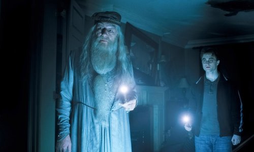 Albus dumbledore y Harry Potter en el Misterio del Principe