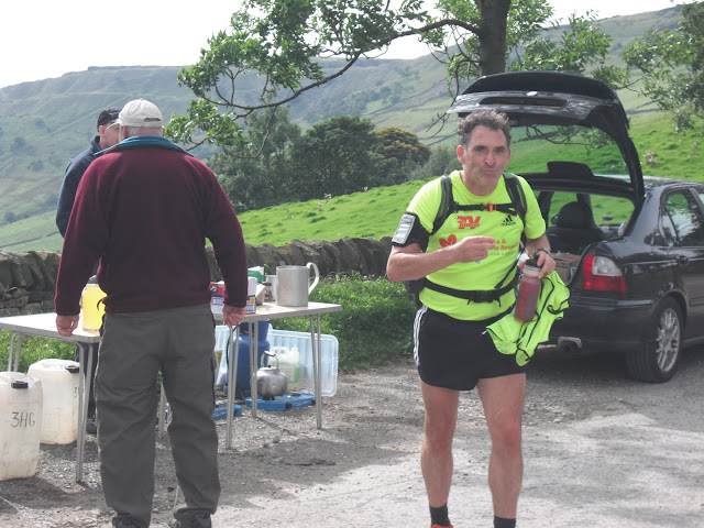 Tony Audenshaw on his way to 11 hours, 33 mins.