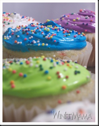 WinItMama's Tropical Super-Moist Cupcakes