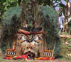 Singo_Barong_headdress-Ponorogo