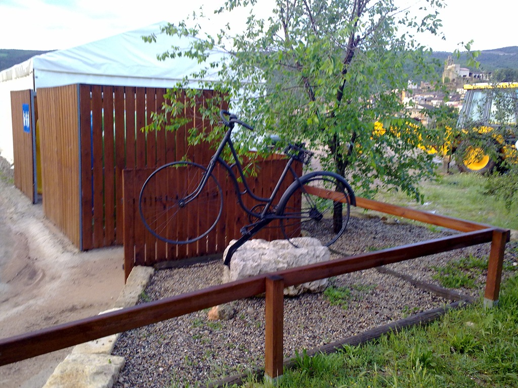 [080520110615.jpg]