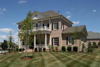 1736 Richbourg Park Circle in Montclair subdivision