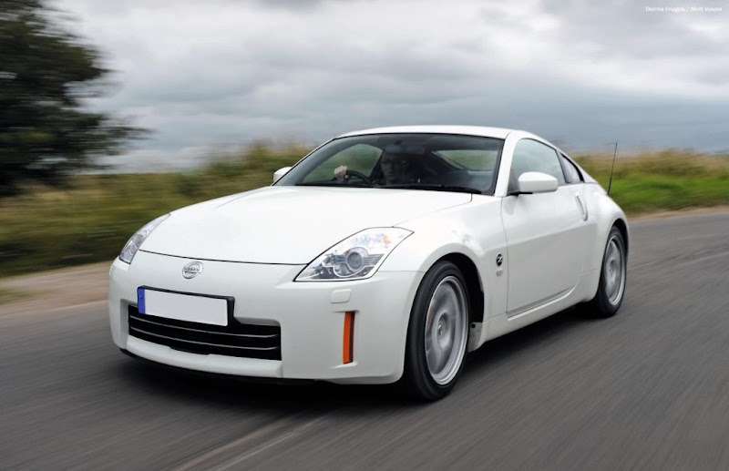 unichip-plays-with-the-nissan-350z-19812_1.jpg