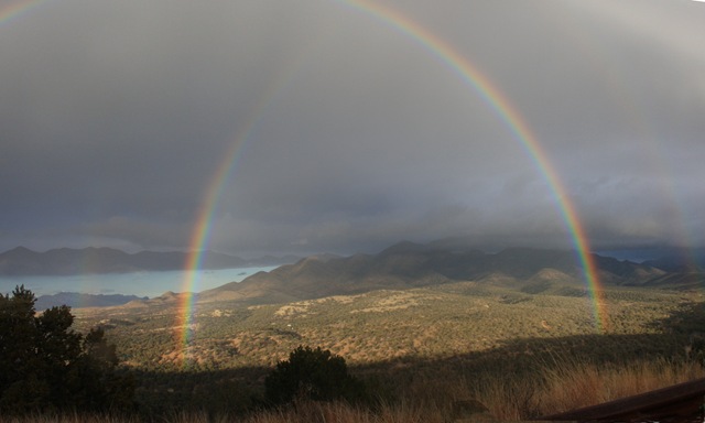 [Rainbow Stich 3133x1882[2].jpg]