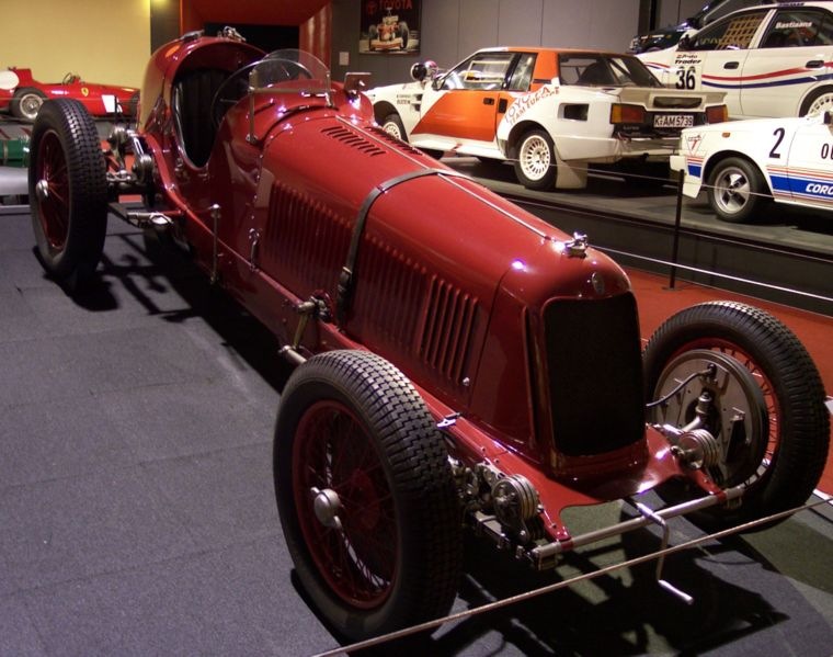 [760px-Maserati_8CM_Monopasto_Grand_Prix_1933[2].jpg]