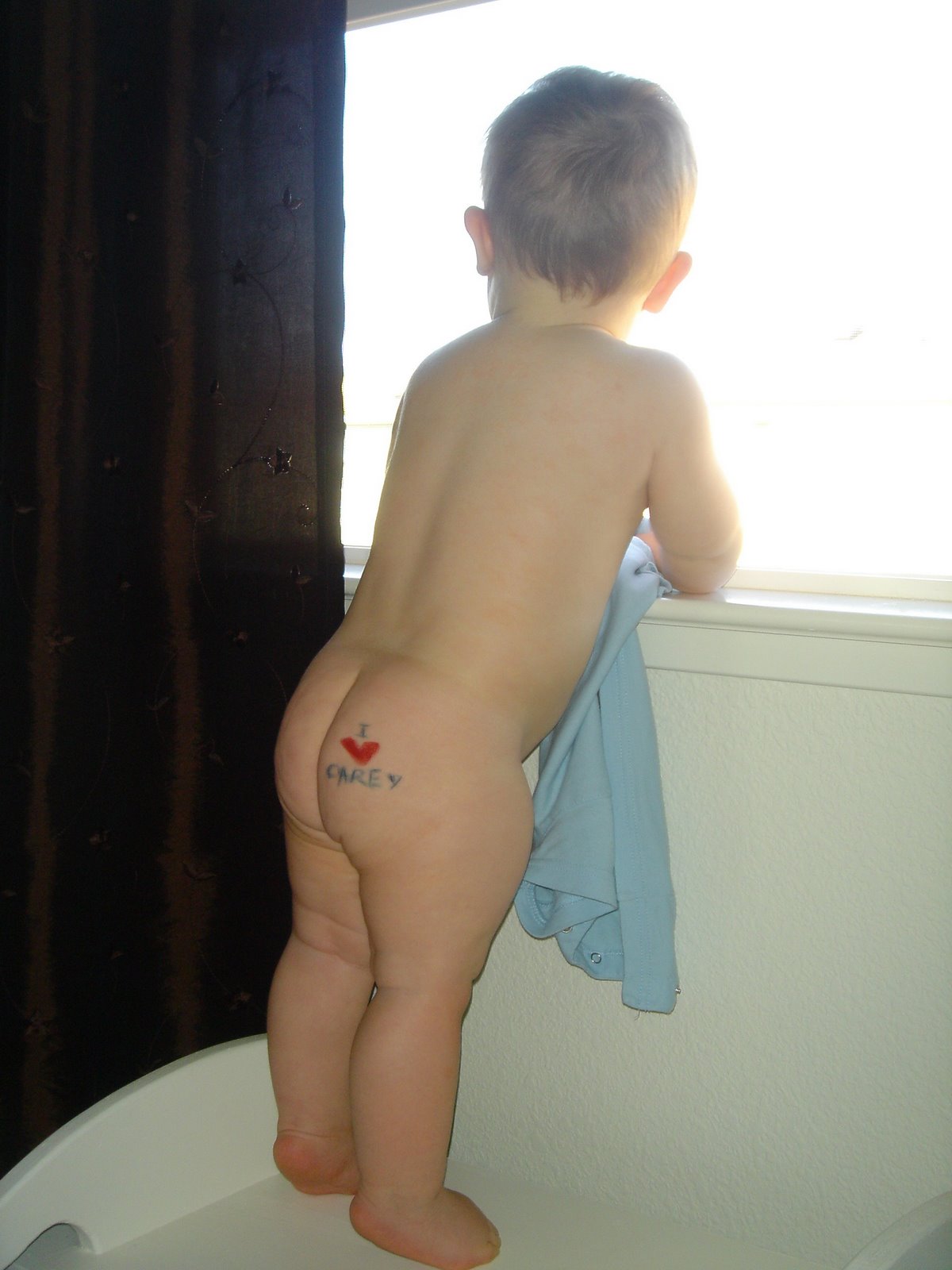 [nolanbirthdaybutt[7].jpg]