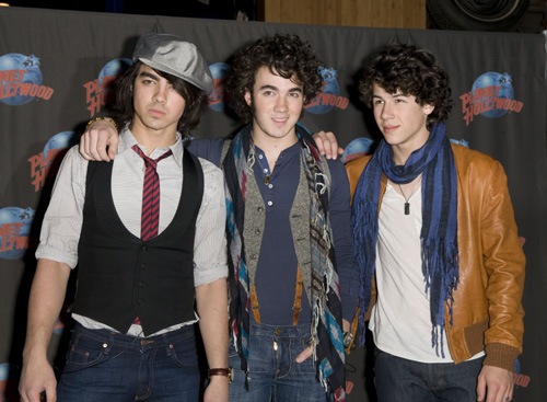 [jonas-brothers1[4].jpg]