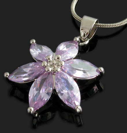 magic-diamond-necklaces-10003254.jpg